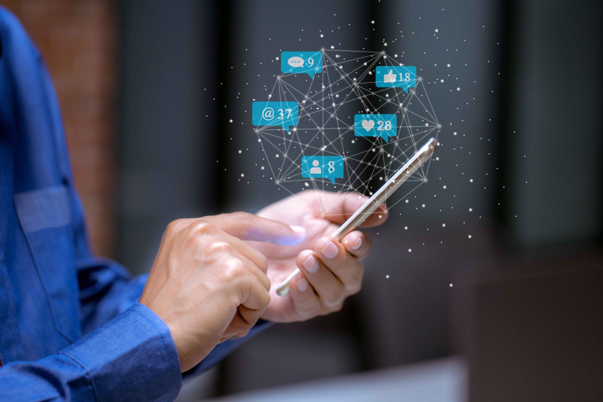 business-using-smartphonesocial-media-social-networking-technology